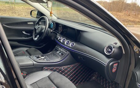 Mercedes-Benz E-Класс, 2017 год, 2 350 000 рублей, 2 фотография