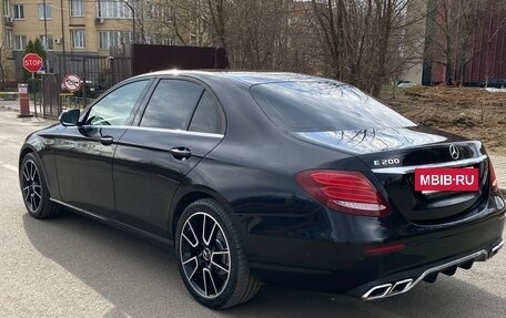 Mercedes-Benz E-Класс, 2017 год, 2 350 000 рублей, 9 фотография