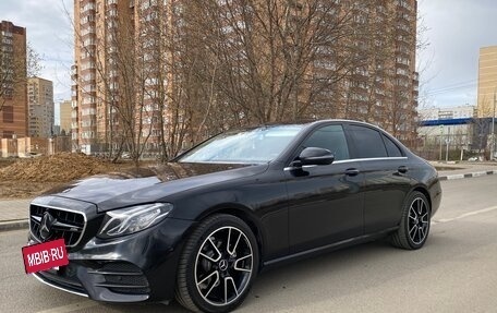 Mercedes-Benz E-Класс, 2017 год, 2 350 000 рублей, 3 фотография