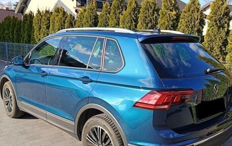 Volkswagen Tiguan II, 2023 год, 3 300 000 рублей, 2 фотография