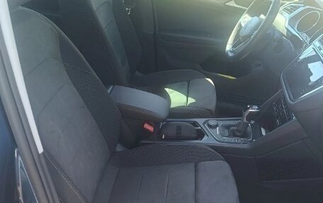 Volkswagen Tiguan II, 2023 год, 3 300 000 рублей, 4 фотография