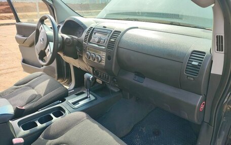 Nissan Navara (Frontier), 2006 год, 850 000 рублей, 16 фотография