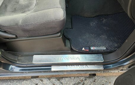 Nissan Navara (Frontier), 2006 год, 850 000 рублей, 17 фотография