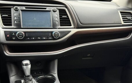 Toyota Highlander III, 2014 год, 3 400 000 рублей, 15 фотография