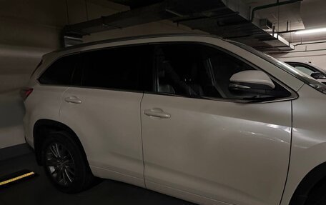 Toyota Highlander III, 2014 год, 3 400 000 рублей, 3 фотография