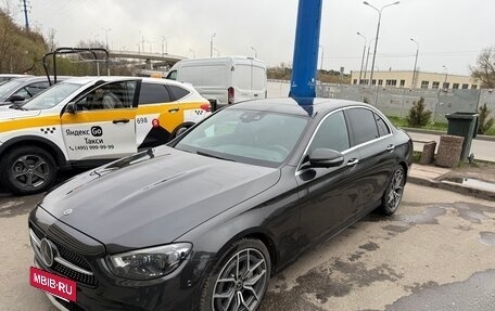 Mercedes-Benz E-Класс, 2020 год, 4 750 000 рублей, 2 фотография