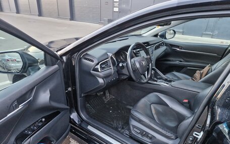 Toyota Camry, 2019 год, 2 400 000 рублей, 4 фотография