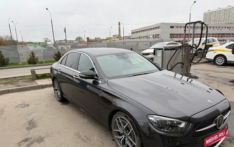 Mercedes-Benz E-Класс, 2020 год, 4 750 000 рублей, 3 фотография