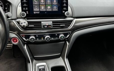 Honda Accord IX рестайлинг, 2017 год, 2 799 000 рублей, 12 фотография