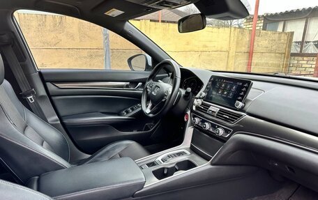Honda Accord IX рестайлинг, 2017 год, 2 799 000 рублей, 21 фотография