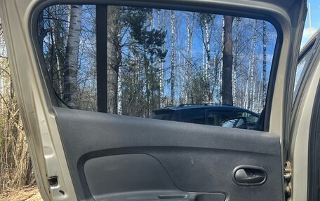 Renault Sandero II рестайлинг, 2018 год, 945 000 рублей, 23 фотография