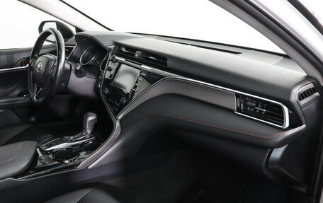 Toyota Camry, 2020 год, 3 159 000 рублей, 10 фотография