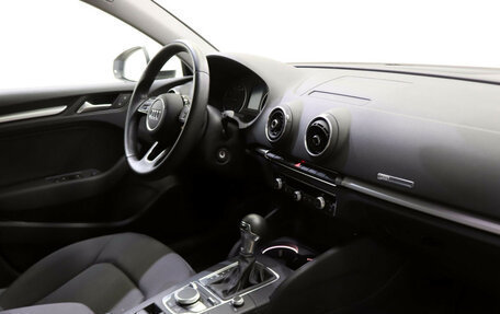 Audi A3, 2018 год, 1 600 000 рублей, 13 фотография