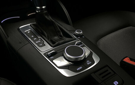 Audi A3, 2018 год, 1 600 000 рублей, 22 фотография