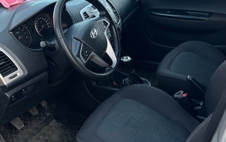 Hyundai i20 IB рестайлинг, 2010 год, 230 000 рублей, 11 фотография