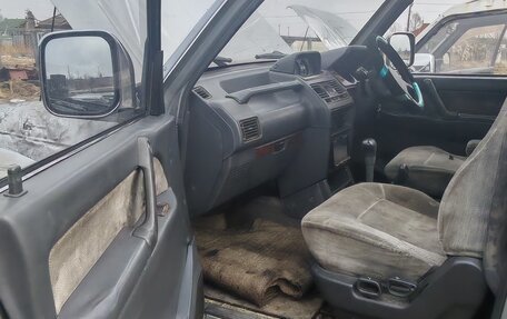 Mitsubishi Pajero III рестайлинг, 1995 год, 400 000 рублей, 4 фотография