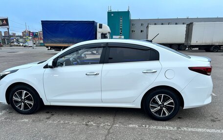 KIA Rio IV, 2021 год, 1 950 000 рублей, 1 фотография