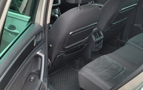 Volkswagen Tiguan II, 2018 год, 2 590 000 рублей, 13 фотография