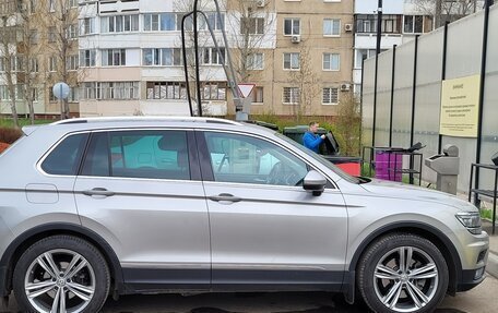 Volkswagen Tiguan II, 2018 год, 2 590 000 рублей, 4 фотография