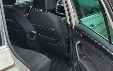 Volkswagen Tiguan II, 2018 год, 2 590 000 рублей, 11 фотография