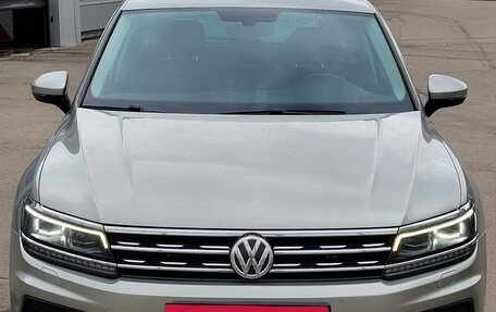 Volkswagen Tiguan II, 2018 год, 2 590 000 рублей, 2 фотография