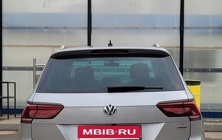 Volkswagen Tiguan II, 2018 год, 2 590 000 рублей, 6 фотография