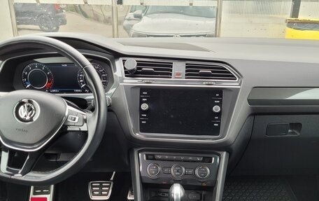 Volkswagen Tiguan II, 2018 год, 2 590 000 рублей, 14 фотография