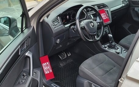 Volkswagen Tiguan II, 2018 год, 2 590 000 рублей, 12 фотография