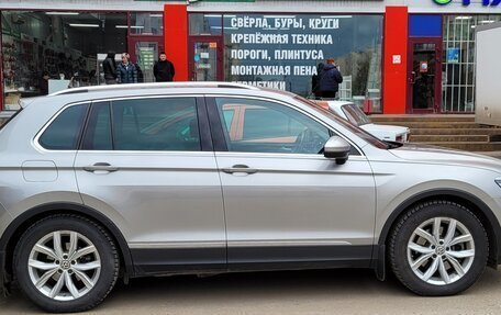 Volkswagen Tiguan II, 2018 год, 2 590 000 рублей, 18 фотография