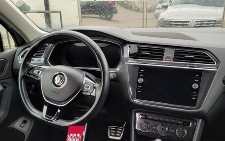 Volkswagen Tiguan II, 2018 год, 2 590 000 рублей, 15 фотография