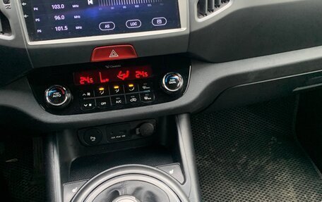 KIA Sportage III, 2010 год, 1 100 000 рублей, 10 фотография