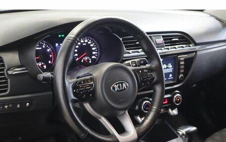 KIA Rio IV, 2018 год, 1 352 000 рублей, 6 фотография