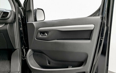 Peugeot Traveller I, 2021 год, 2 950 000 рублей, 26 фотография