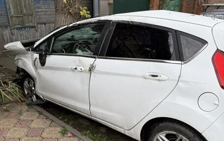 Ford Fiesta, 2015 год, 300 000 рублей, 4 фотография