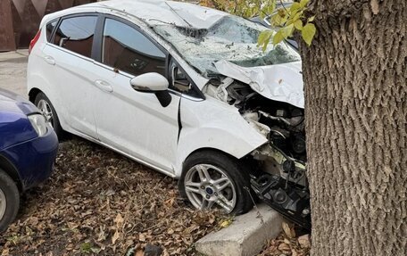 Ford Fiesta, 2015 год, 300 000 рублей, 3 фотография