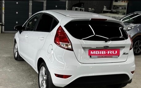 Ford Fiesta, 2015 год, 300 000 рублей, 2 фотография