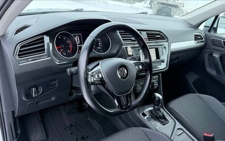 Volkswagen Tiguan II, 2017 год, 1 850 000 рублей, 3 фотография