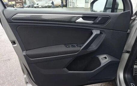 Volkswagen Tiguan II, 2020 год, 4 500 000 рублей, 21 фотография