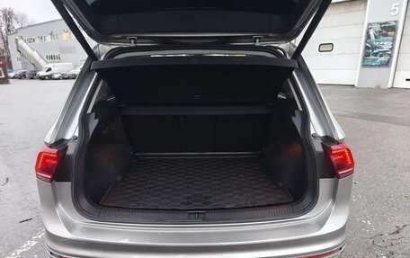 Volkswagen Tiguan II, 2020 год, 4 500 000 рублей, 27 фотография