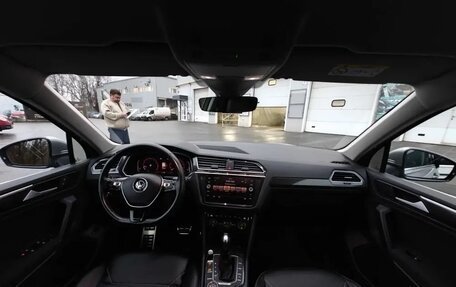 Volkswagen Tiguan II, 2020 год, 4 500 000 рублей, 24 фотография