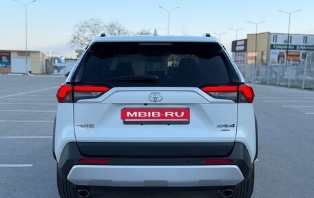 Toyota RAV4, 2024 год, 3 897 000 рублей, 6 фотография