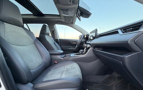 Toyota RAV4, 2024 год, 3 897 000 рублей, 21 фотография