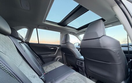 Toyota RAV4, 2024 год, 3 897 000 рублей, 22 фотография