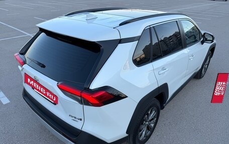 Toyota RAV4, 2024 год, 3 897 000 рублей, 10 фотография