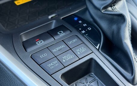 Toyota RAV4, 2024 год, 3 897 000 рублей, 28 фотография