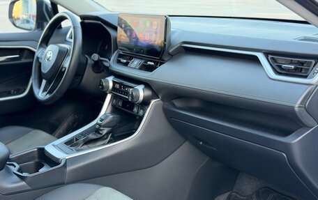 Toyota RAV4, 2024 год, 3 897 000 рублей, 30 фотография