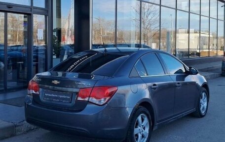Chevrolet Cruze II, 2010 год, 499 999 рублей, 3 фотография