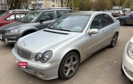 Mercedes-Benz C-Класс, 2004 год, 920 000 рублей, 2 фотография