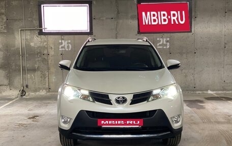 Toyota RAV4, 2015 год, 2 050 000 рублей, 2 фотография