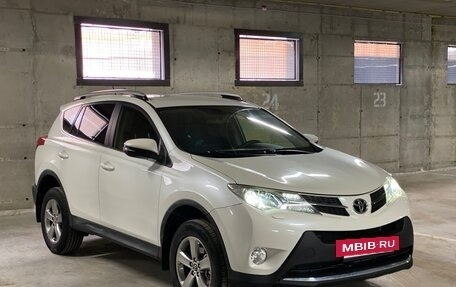 Toyota RAV4, 2015 год, 2 050 000 рублей, 3 фотография